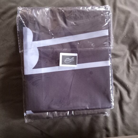 NEW Buffalo Bills Black & White NFL 3X5 Feet Flag Banner Wall Decor or Pole Hang - Picture 5 of 5